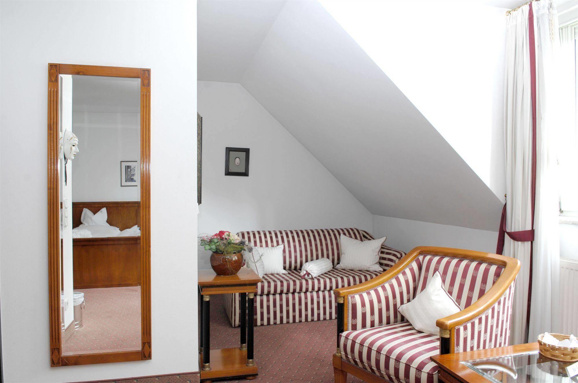 Hotel Gasthof Der Krug Stegaurach Kültér fotó