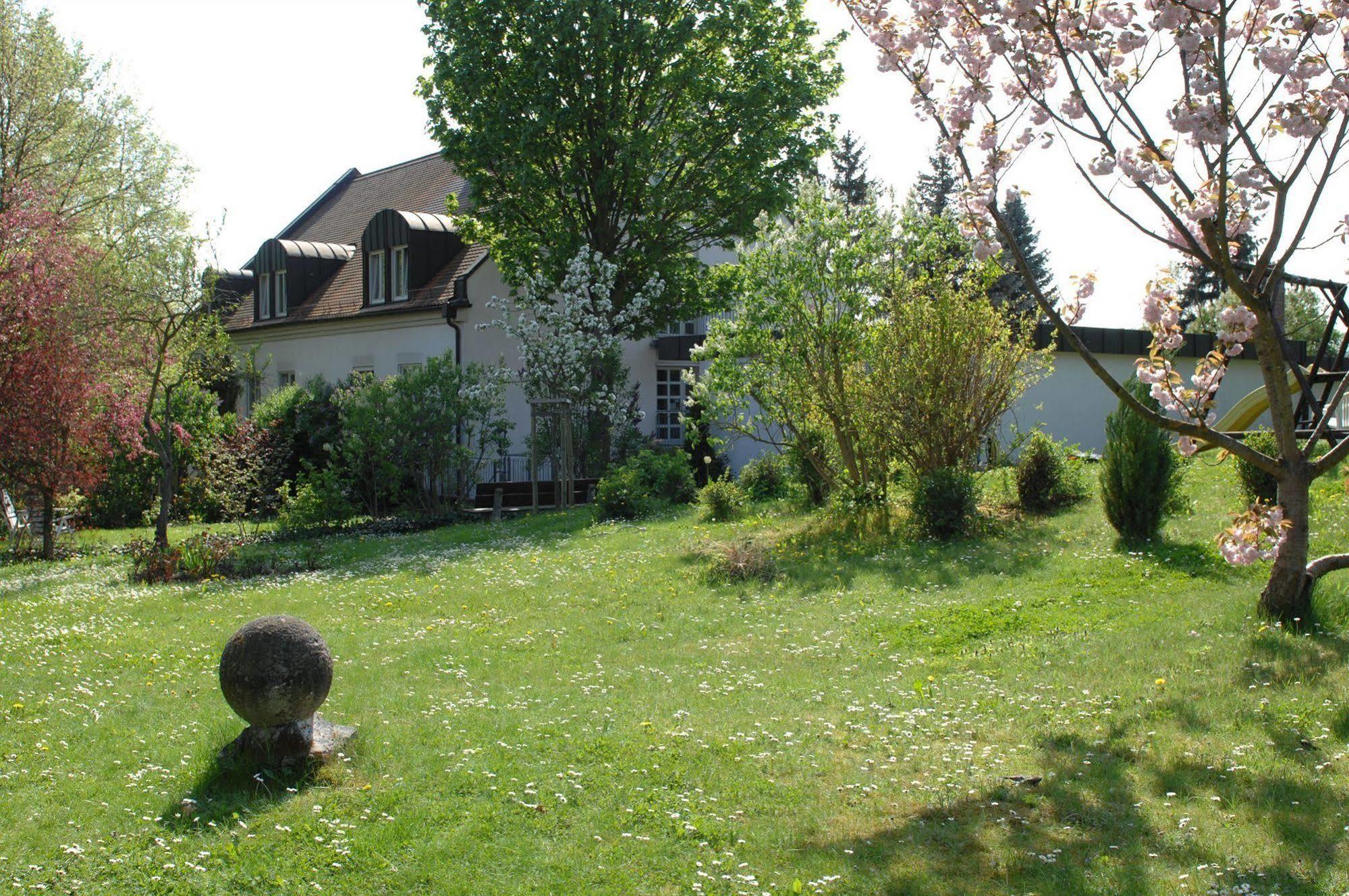 Hotel Gasthof Der Krug Stegaurach Kültér fotó