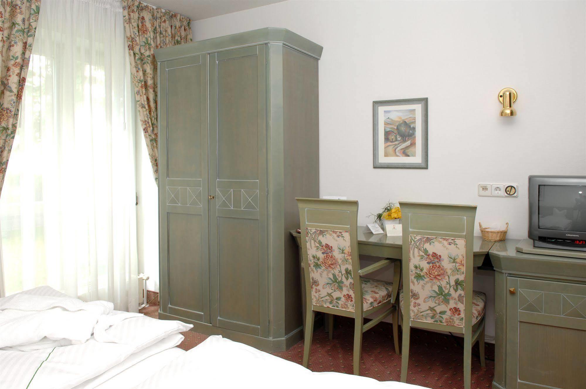 Hotel Gasthof Der Krug Stegaurach Kültér fotó